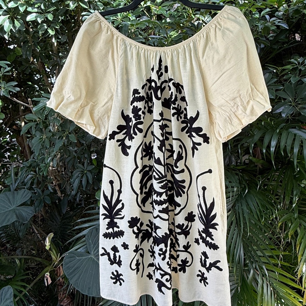 Free People Bohemian Fiona Embroidered cream and black Mini Dress M